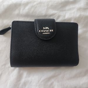 Coach Medium Corner Zip Wallet